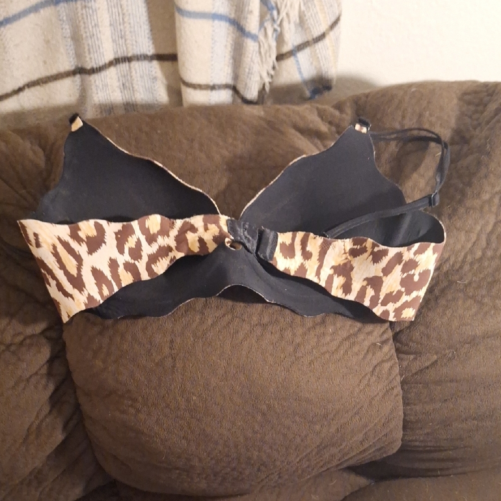 Victoria's Secret Brown Leopard Print Bra - Picture 2 of 3